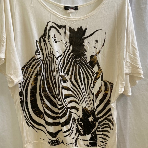 Zebra Shirt Top Size: Medium - Picture 3 of 6